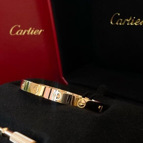 ✅Cartier Love Bracelet Rose Gold  Size 18 - Picture 2 of 6